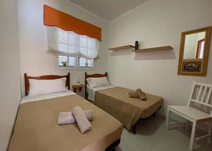 公寓 Gustamar 25 *